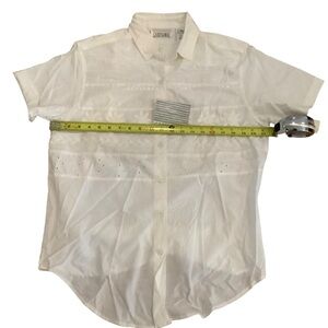 Vintage Casey & max white embroidered eyelet short sleeve button up shirt sz M